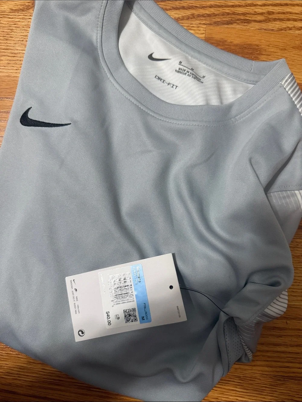 Nike Light Gray Long-Sleeve Dri-FIT Top with Patterned Sleeves